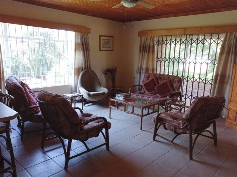 Charming Low Maintenance Family Home - Wheelchair Friendly, Walk to the Waterfront - Photo 7