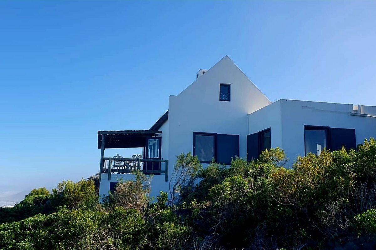 A Sea Front Home in Private Coastal Estate - Photo 3