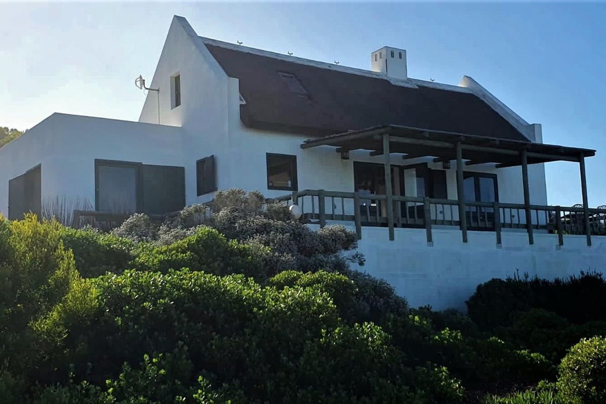 A Sea Front Home in Private Coastal Estate - Photo 5