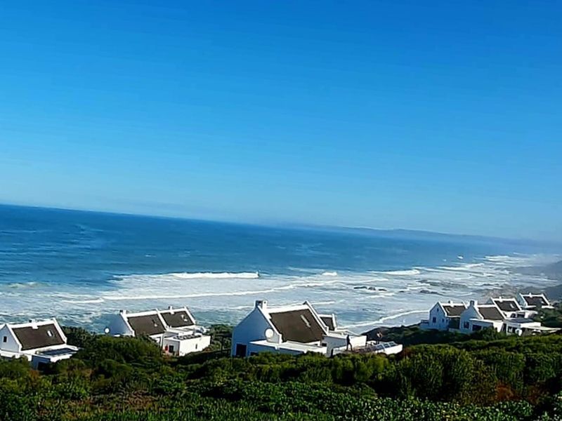 A Sea Front Home in Private Coastal Estate - Photo 9