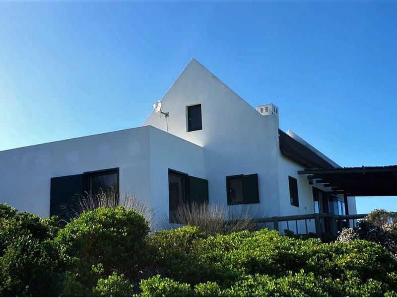 A Sea Front Home in Private Coastal Estate - Photo 6