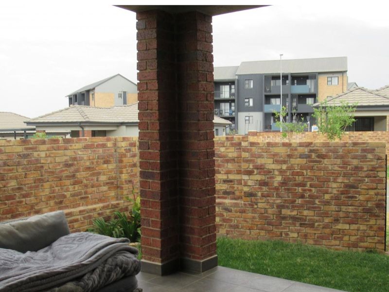R1.650M Spacious 3-Bed, 3 bath Home at Lion Pride, Offers Accepted - Photo 6