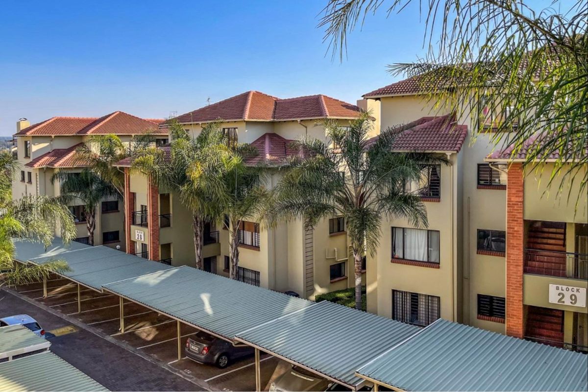 Spacious Stunning 3bed 3bath Apartment in The Kanyin, Sunninghill - Photo 3