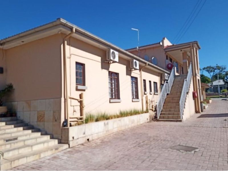 This spacious Property with lots of opportunity, for sale in Uitenhage/ Kariega - Photo 7