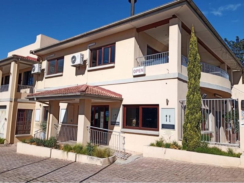 This spacious Property with lots of opportunity, for sale in Uitenhage/ Kariega - Photo 2