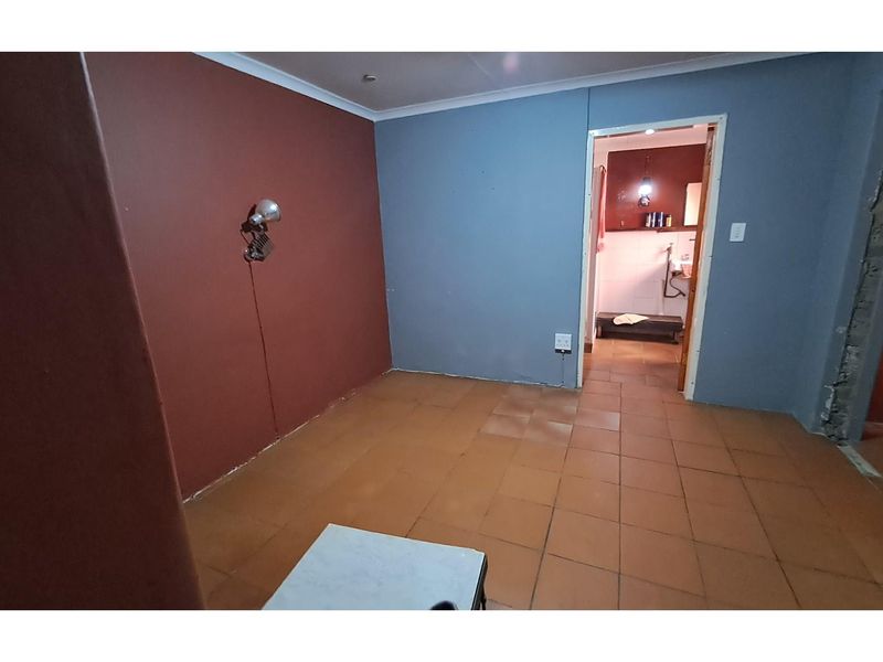 Spacious townhouse near town and schools - Photo 6