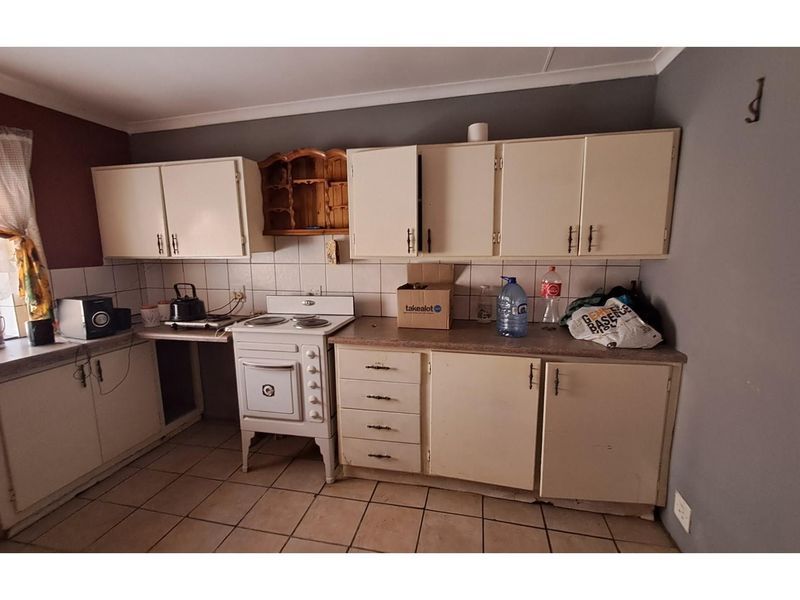 Spacious townhouse near town and schools - Photo 4