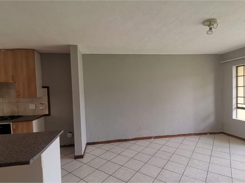 Tranquil Haven in Sagewood: Your Gateway to Modern Living - Photo 5