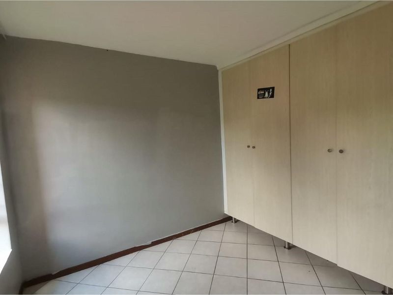 Tranquil Haven in Sagewood: Your Gateway to Modern Living - Photo 3