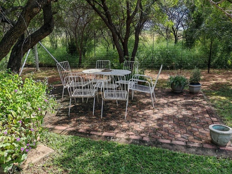 Charming 4-Bedroom Smallholding For Sale - Your Ideal Weekend Breakaway or Holiday Farm - Photo 8