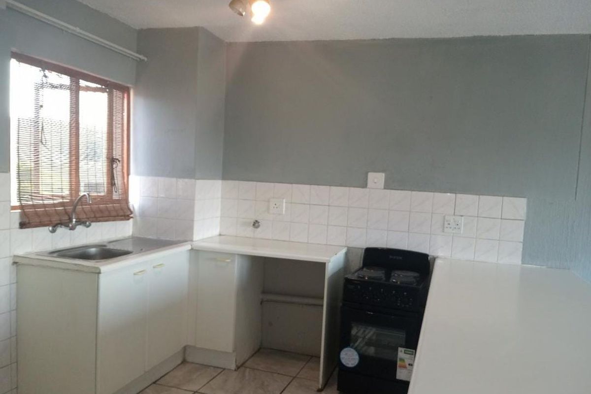 Modern 1-Bedroom Apartment - Ideal Lock-Up and Go! - Photo 3