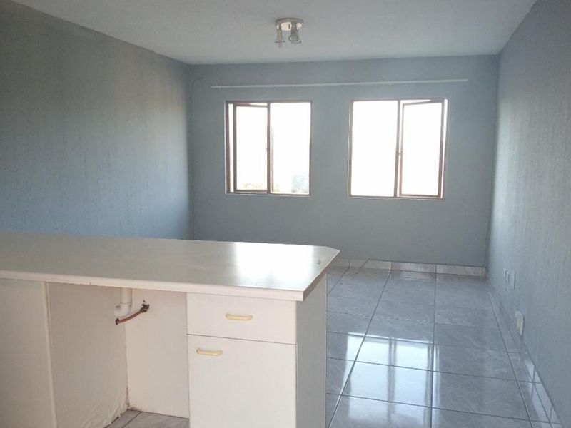 Modern 1-Bedroom Apartment - Ideal Lock-Up and Go! - Photo 5