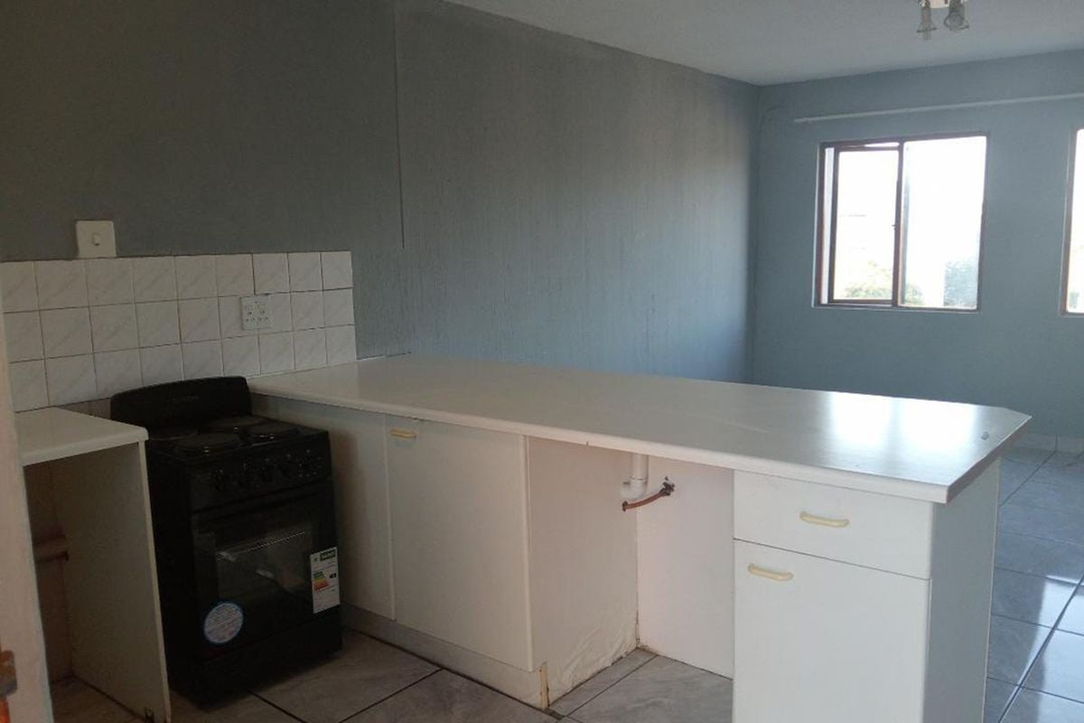 Modern 1-Bedroom Apartment - Ideal Lock-Up and Go! - Photo 4