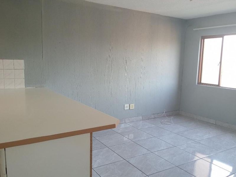 Modern 1-Bedroom Apartment - Ideal Lock-Up and Go! - Photo 6