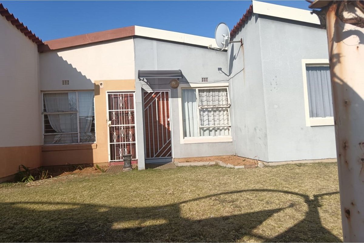 3 Bedroom Town House In Ridgeway Lion Ridge Complex - Photo 5