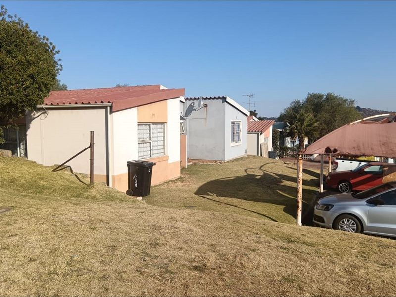 3 Bedroom Town House In Ridgeway Lion Ridge Complex - Photo 4