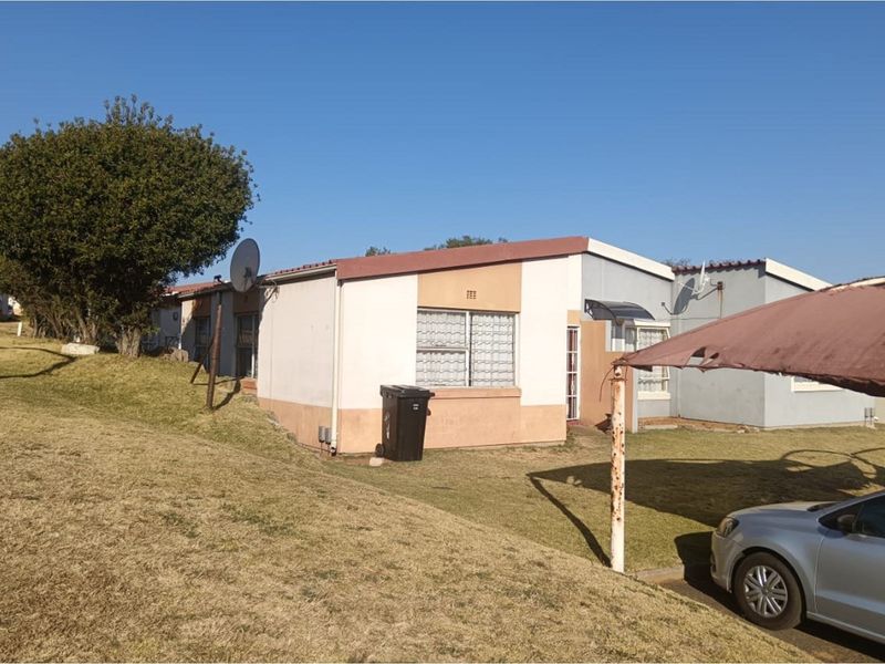 3 Bedroom Town House In Ridgeway Lion Ridge Complex - Photo 3