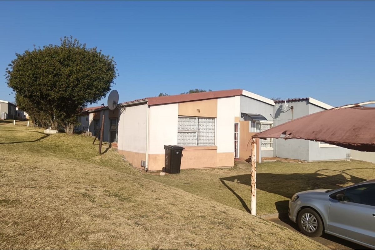 3 Bedroom Town House In Ridgeway Lion Ridge Complex - Photo 3