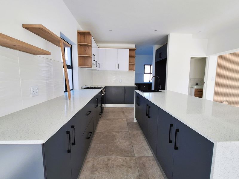 Enjoy a Luxury Lifestyle in St Helena Bay’s prestigious Shelley Point Golf Estate - Photo 8