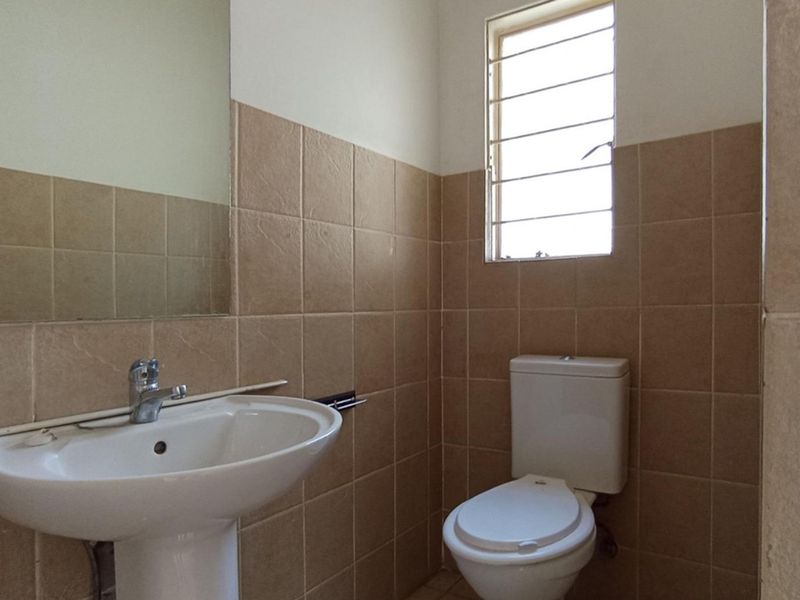 2-bedroom, 2-bathroom apartment in Zandspruit, R750 000 - Photo 5