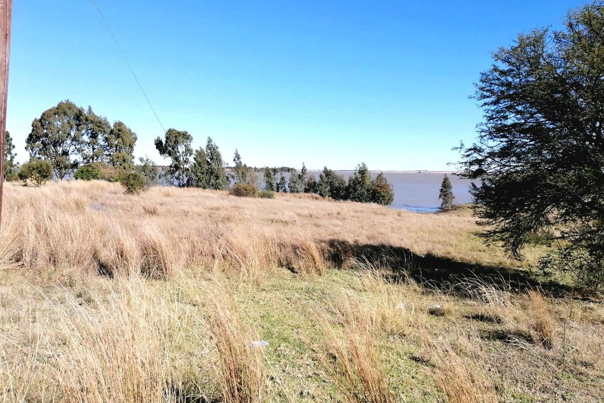 ORANJEVILLE * WATERFRONT * R120 000,00 * 1006sqm * Vacant Land * Dam view - Photo 2