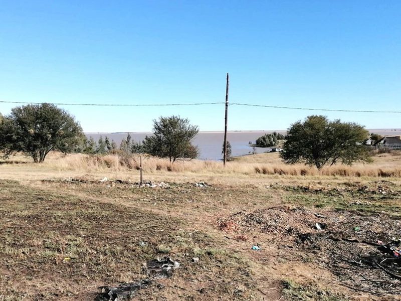 ORANJEVILLE * WATERFRONT * R120 000,00 * 1006sqm * Vacant Land * Dam view - Photo 5