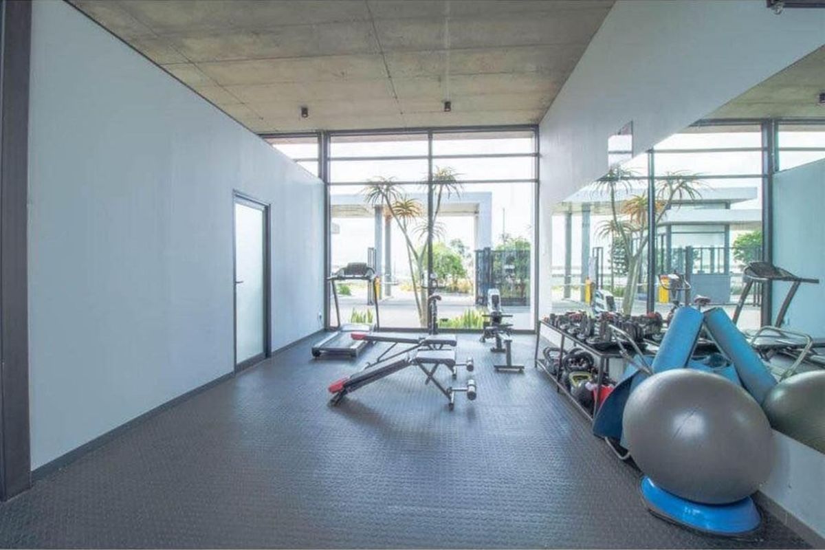 Modern Ballito Gem: 2-Bed Apartment with Pool - Photo 2