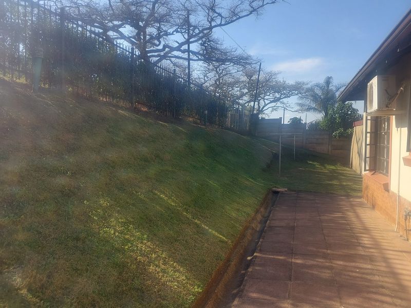 "Elegant 3-Bed Simplex for sale - Photo 6