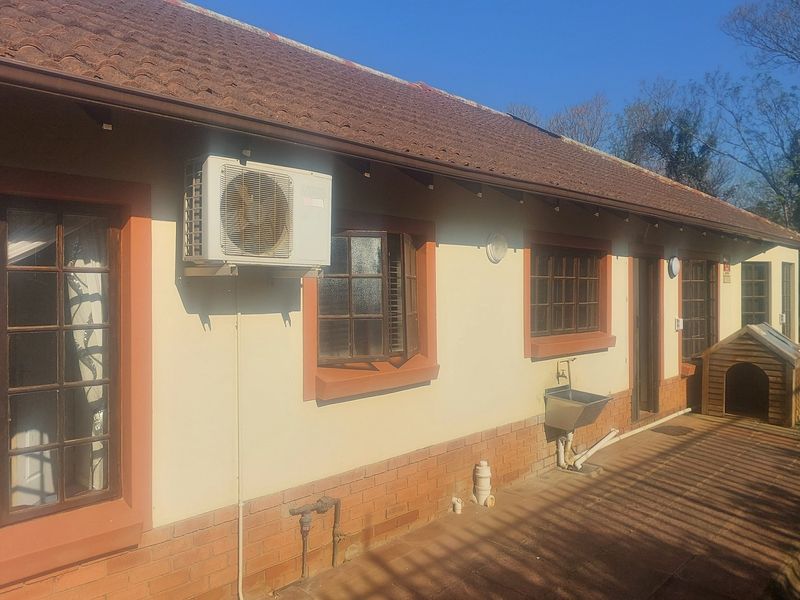 "Elegant 3-Bed Simplex for sale - Photo 2