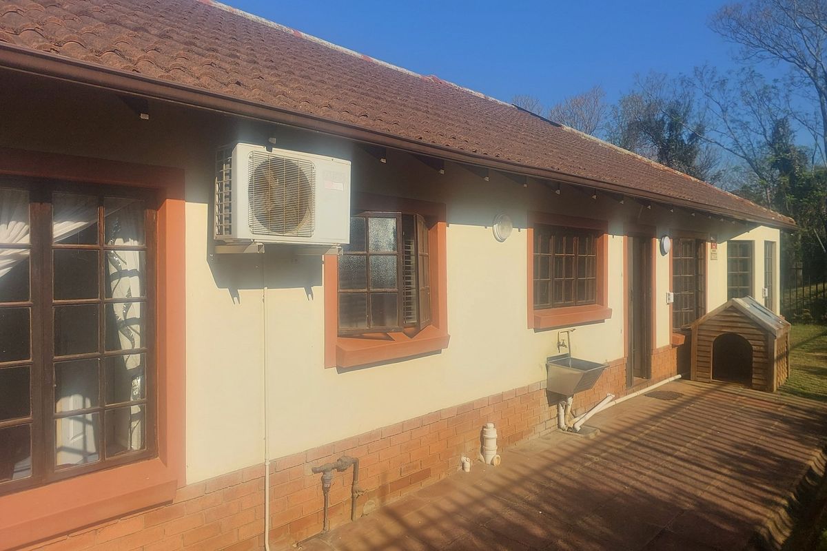 "Elegant 3-Bed Simplex for sale - Photo 2