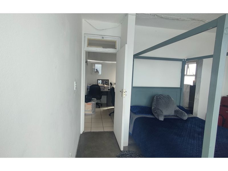 "Ocean View Luxury: 7-Bedroom Beachfront Haven" - Photo 10