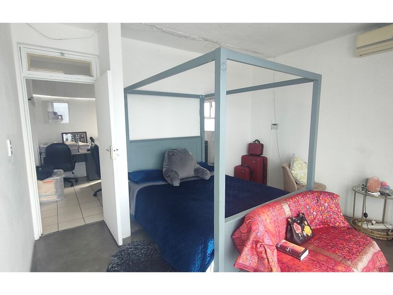 "Ocean View Luxury: 7-Bedroom Beachfront Haven" - Photo 7