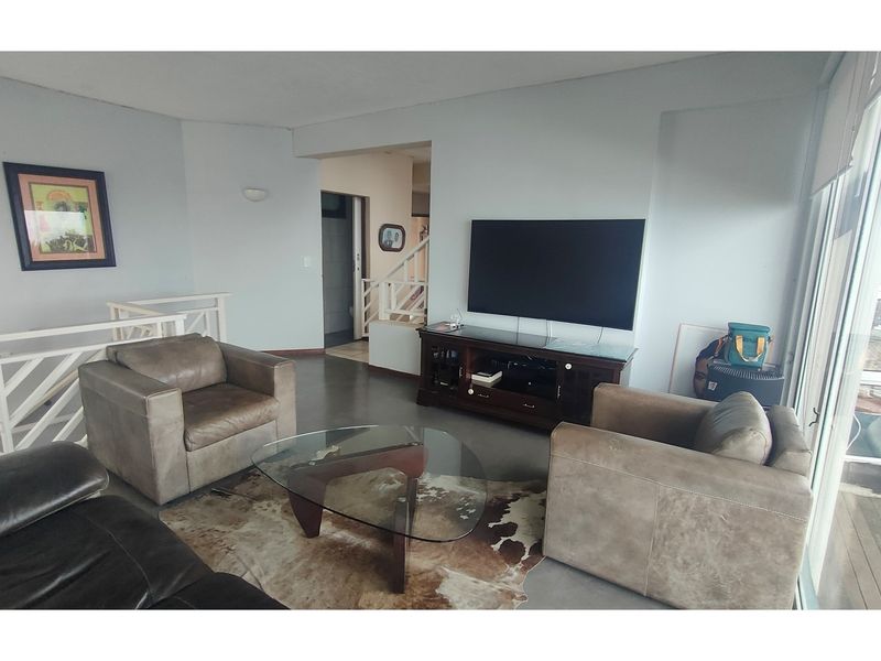 "Ocean View Luxury: 7-Bedroom Beachfront Haven" - Photo 6