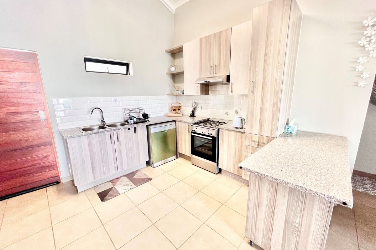 Live or Rent-This Stylish Summerset Apartment Has Space, High Ceilings and  All the Right Features - Photo 5
