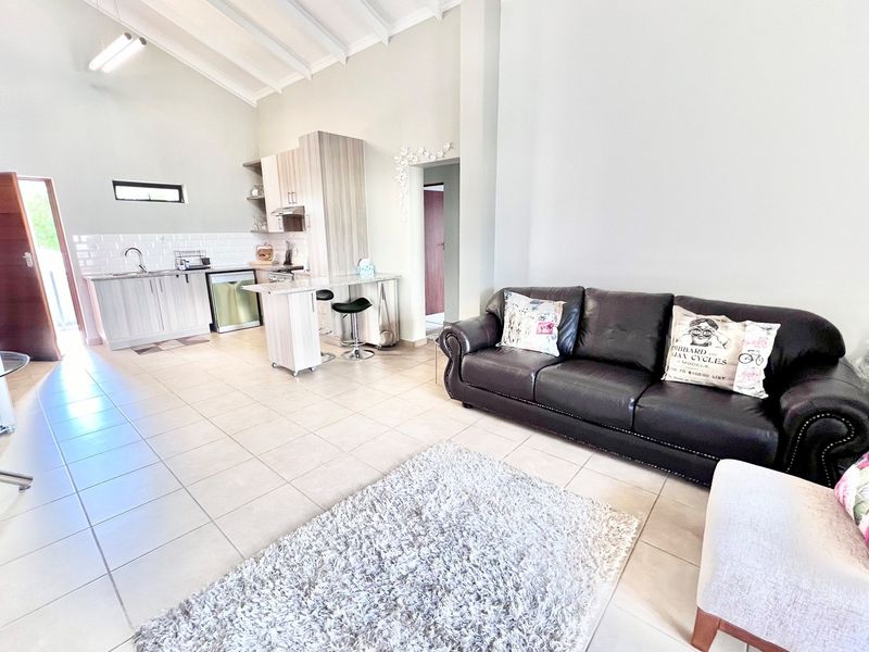 Live or Rent-This Stylish Summerset Apartment Has Space, High Ceilings and  All the Right Features - Photo 8
