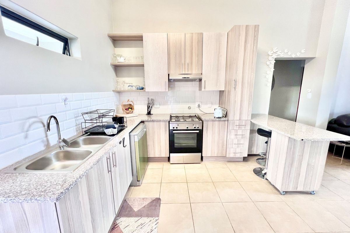 Live or Rent-This Stylish Summerset Apartment Has Space, High Ceilings and  All the Right Features - Photo 4