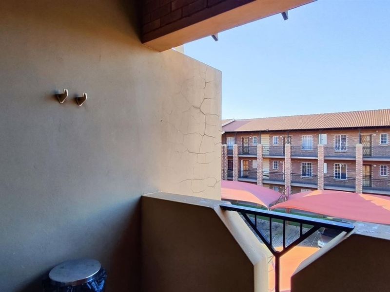 R500k"Modern 2-Bed Apartment in Comet Boksburg" - Photo 9