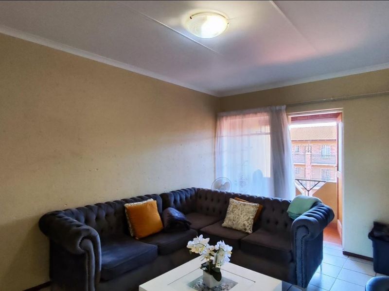 R500k"Modern 2-Bed Apartment in Comet Boksburg" - Photo 4