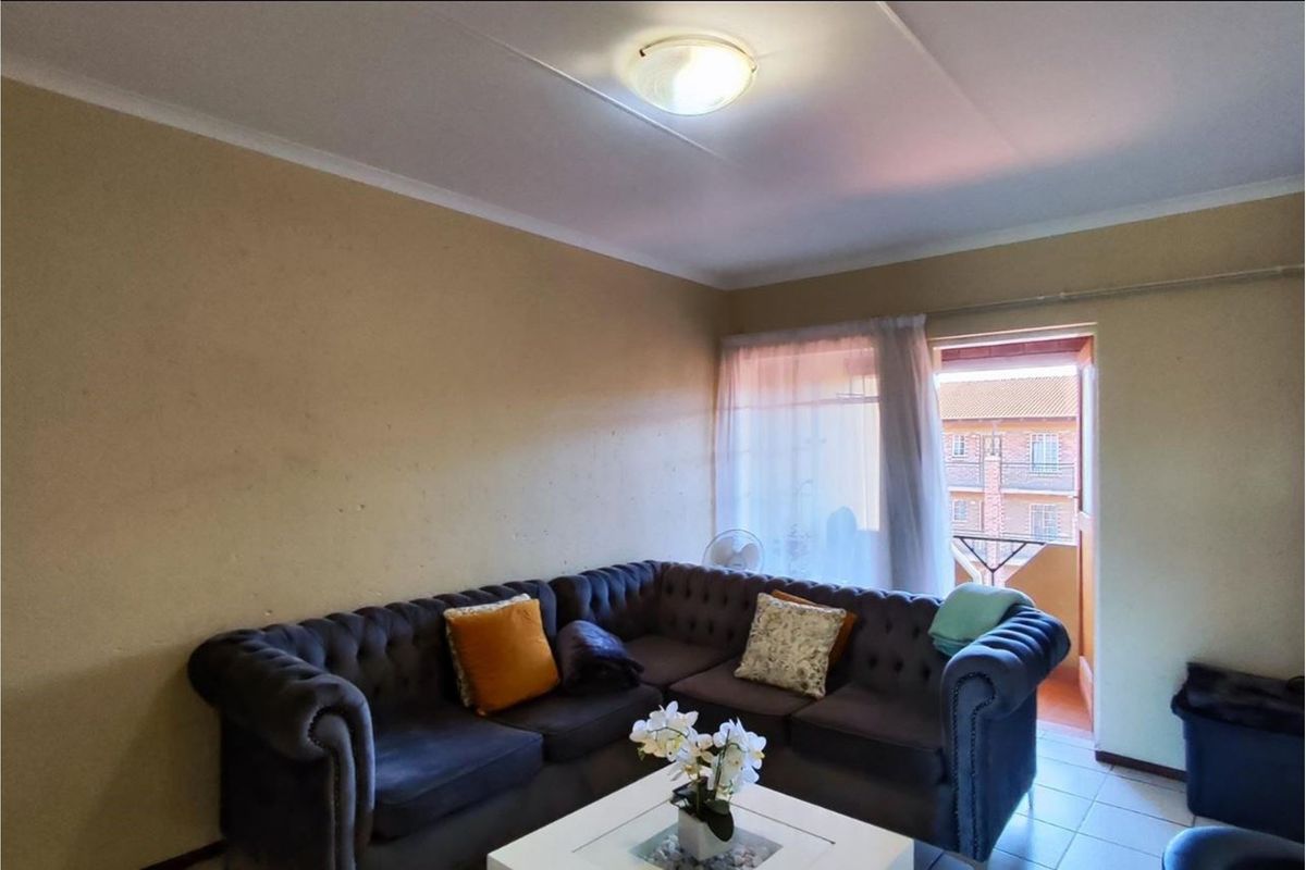 R500k"Modern 2-Bed Apartment in Comet Boksburg" - Photo 4