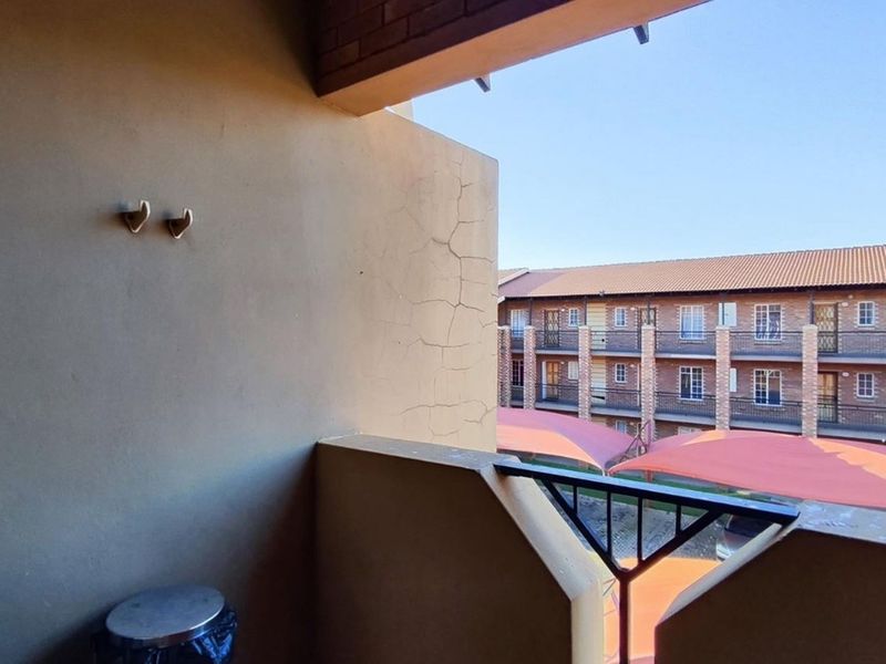 R500k"Modern 2-Bed Apartment in Comet Boksburg" - Photo 8