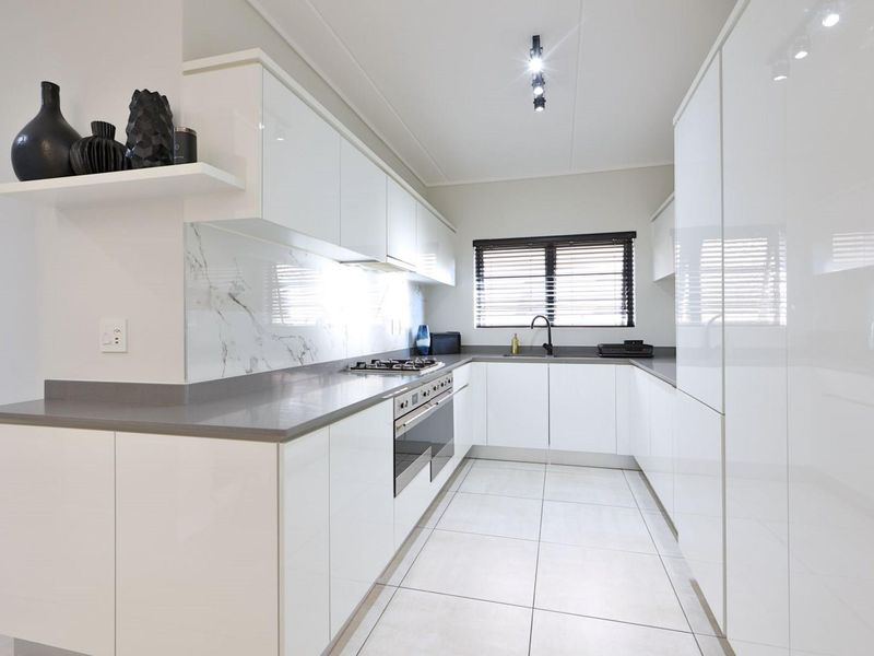 3 Bedroom Garden Apartment at Sought After Polofields Lifestyle Estate - Photo 4