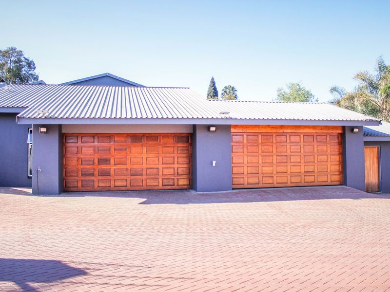 Where Space, Style and Serenity Meet - A Family Haven Like No Other! - Photo 4