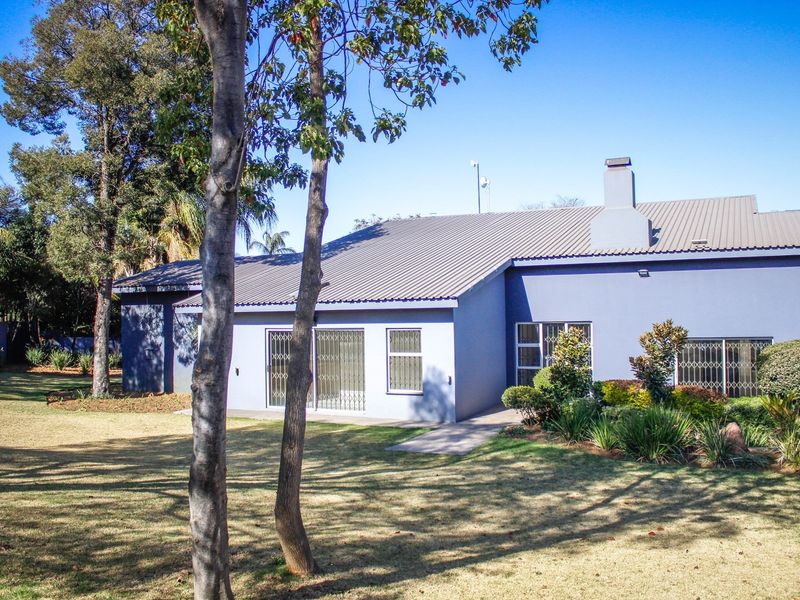 Where Space, Style and Serenity Meet - A Family Haven Like No Other! - Photo 7