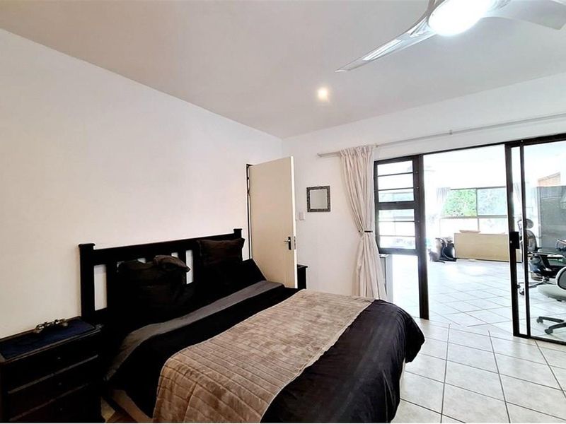 Beachfront Property Family Home/beachouse or Air BnB - Photo 9