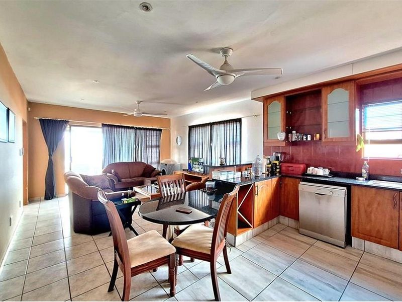 Beachfront Property Family Home/beachouse or Air BnB - Photo 8