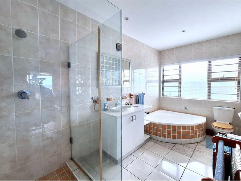 Beachfront Property Family Home/beachouse or Air BnB - Photo 4