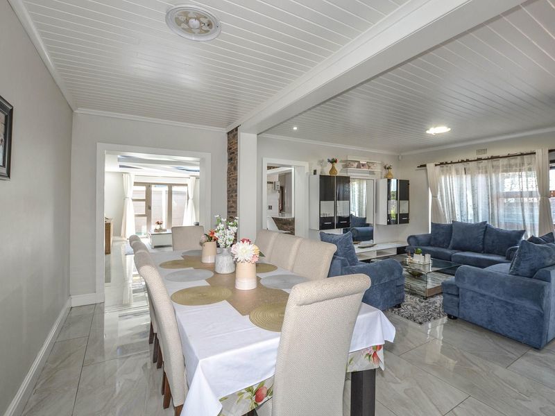 Spacious 6-Bedroom Home with Flatlet or Guest House - Photo 5