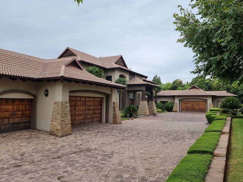 Exceptional and stylish, impressively sized for first class living. The ultimate best! - Photo 6