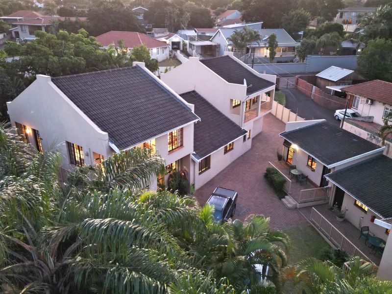 Beautiful 10-bedroom bed and breakfast for sale in Durban North - Photo 4