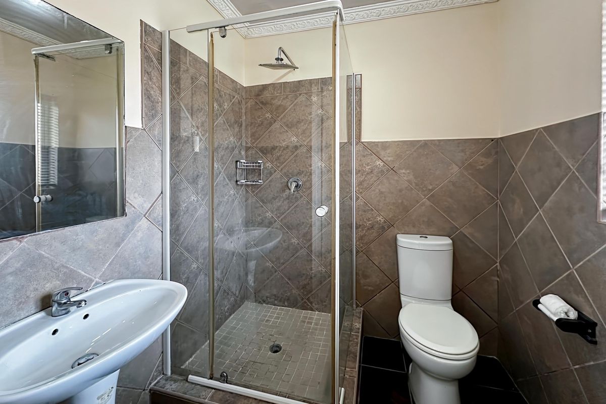 3 Bedroom Townhouse for Sale in Raisethorpe - Photo 3